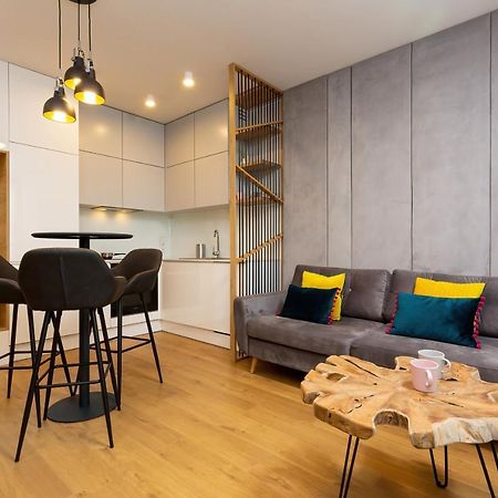 Apartment City Center Grzybowska By Renters Prestige Варшава Экстерьер фото