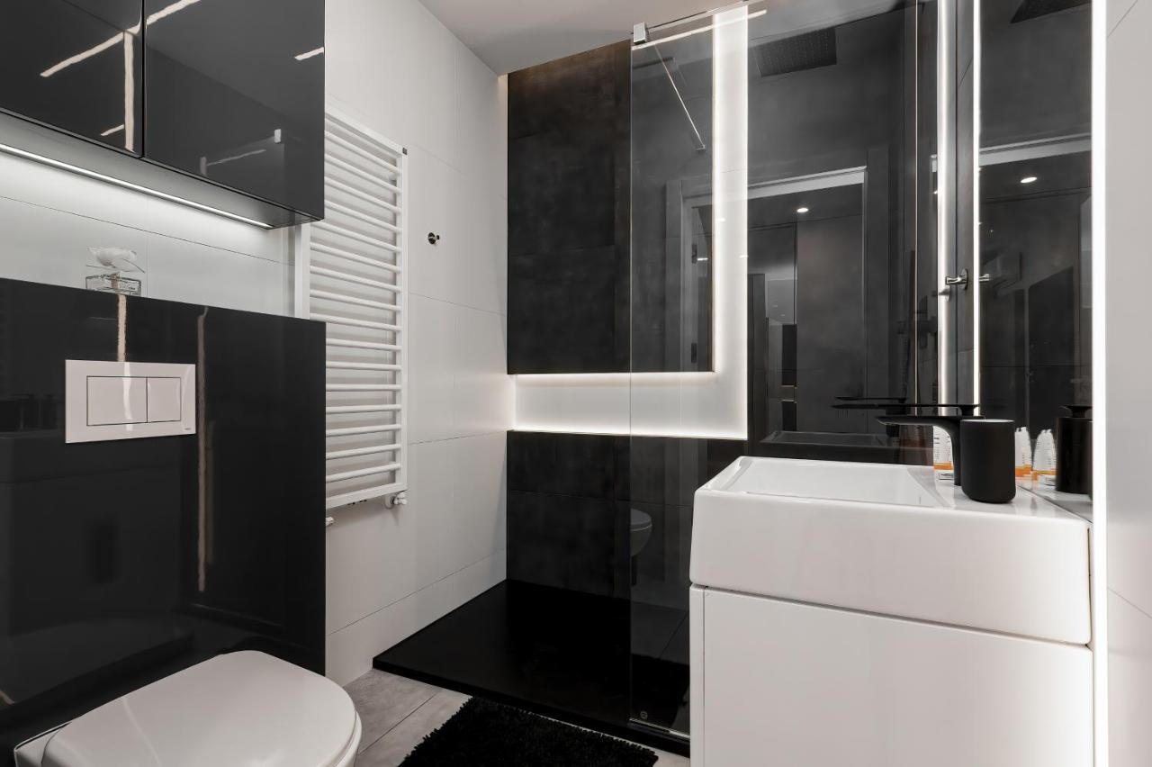 Apartment City Center Grzybowska By Renters Prestige Варшава Экстерьер фото
